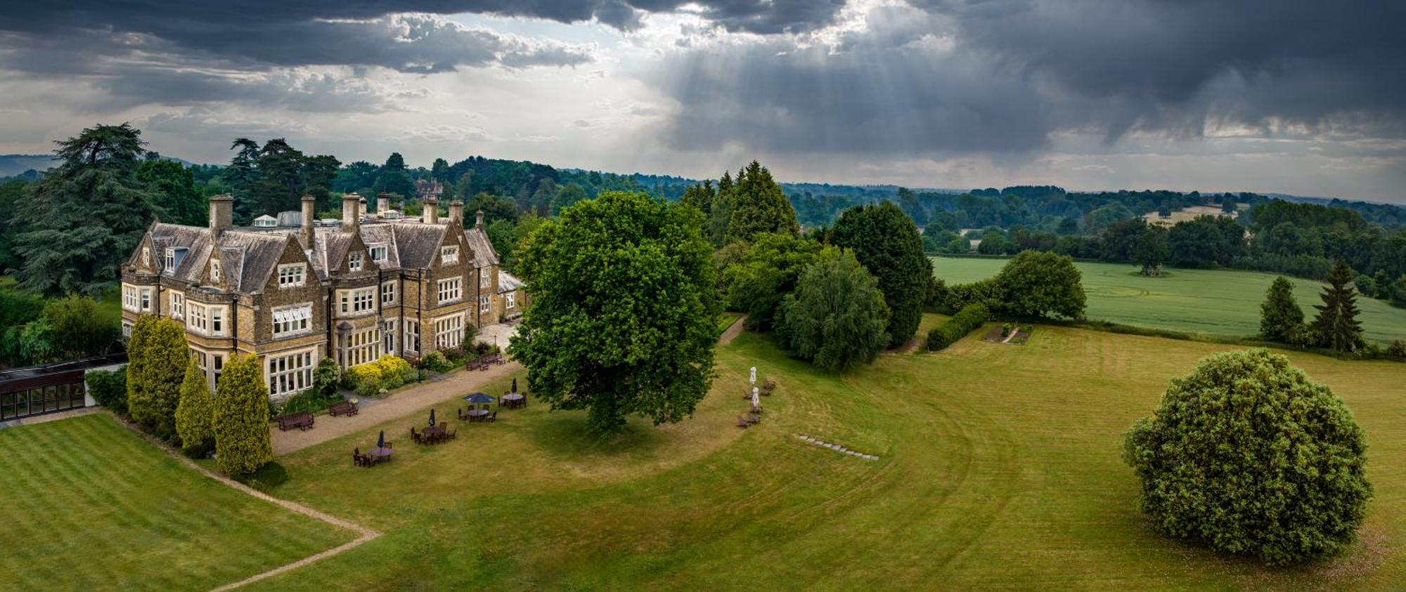 Hotel Hartsfield Manor Dorking Exterior foto